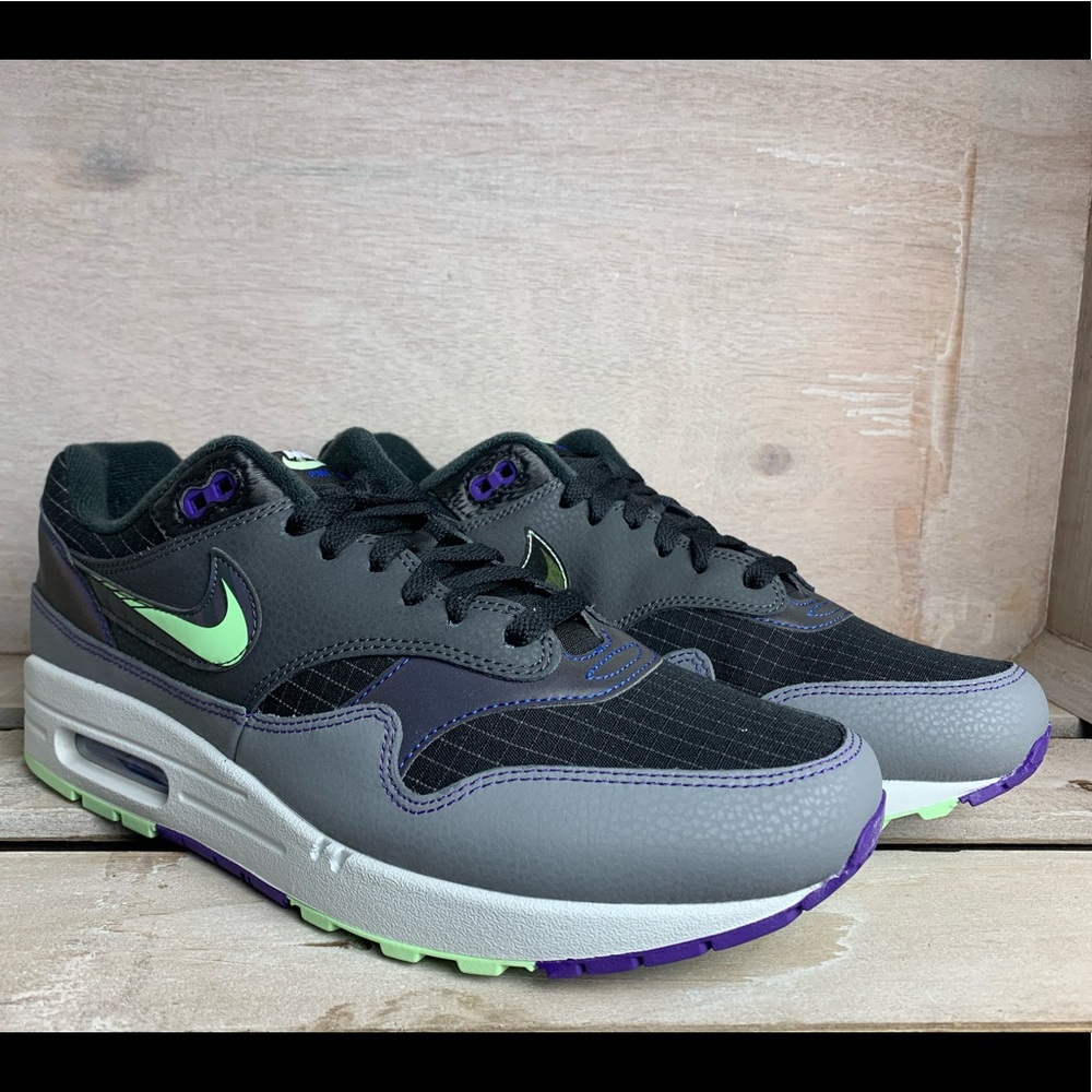 Nike AirMax 1 “future swoosh”